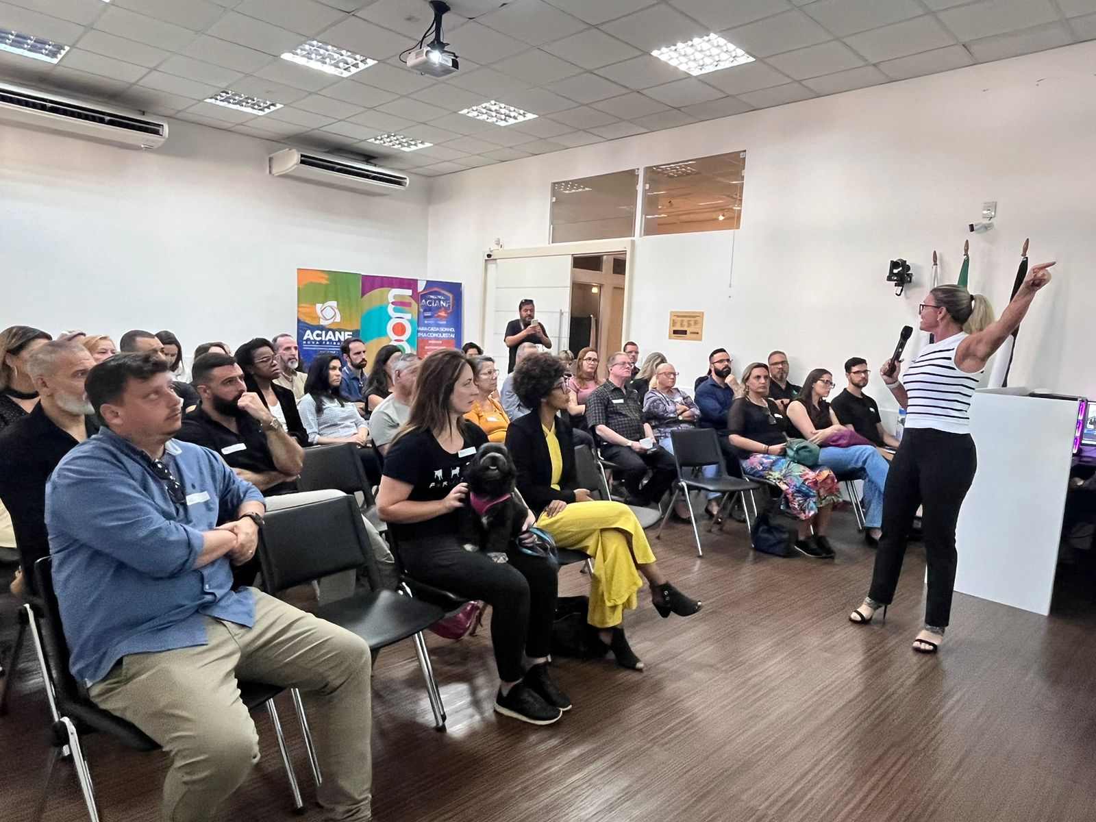 Relacionamento e vendas: palestra do Café com Associados ACIANF ensina como se conectar com o seu cliente 